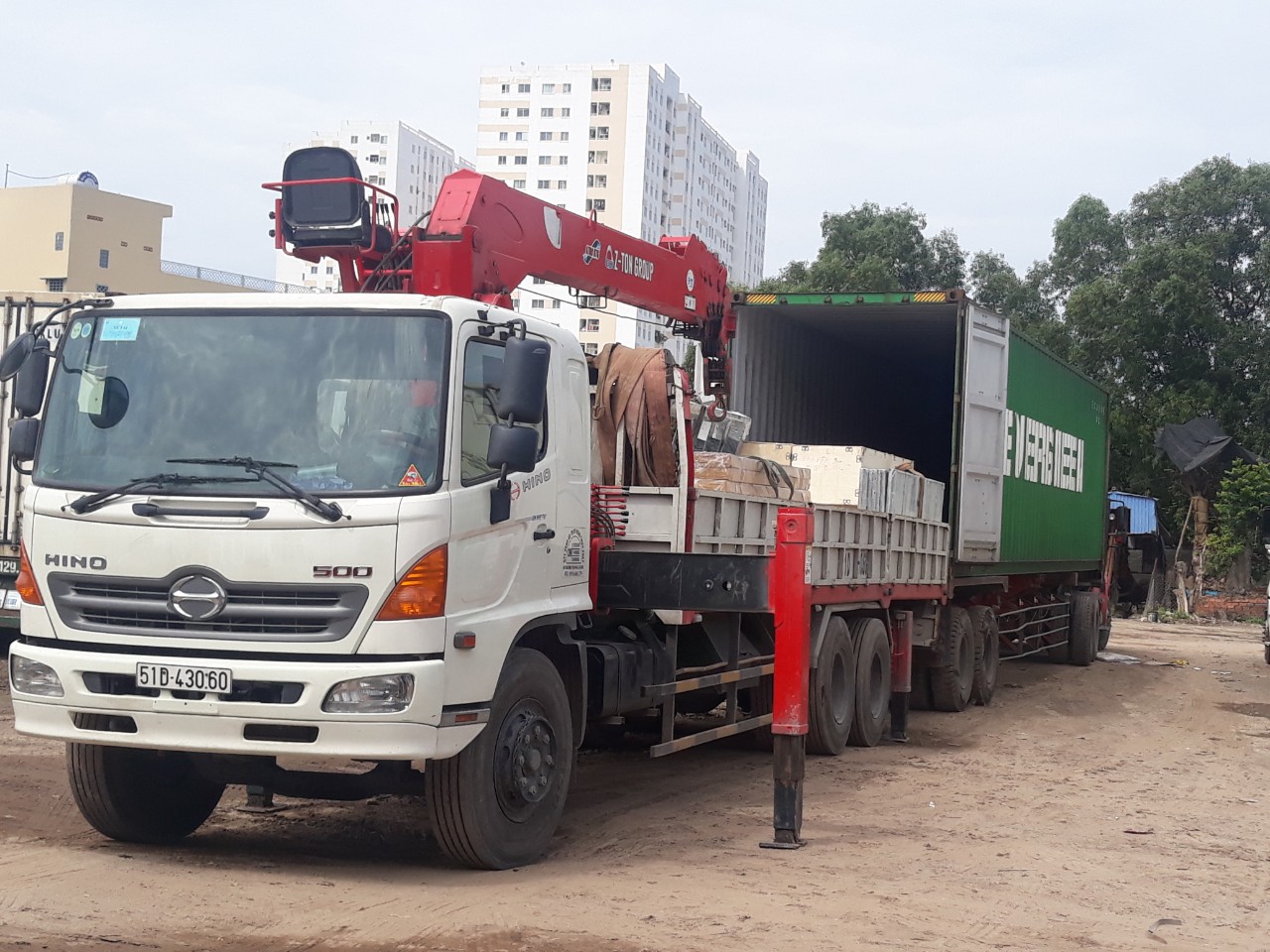Cho Thuê Xe Cẩu Rút CONTAINER